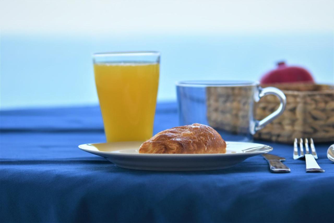 Sky Home Luxury Apartment With Sea View Бат Ям Екстериор снимка