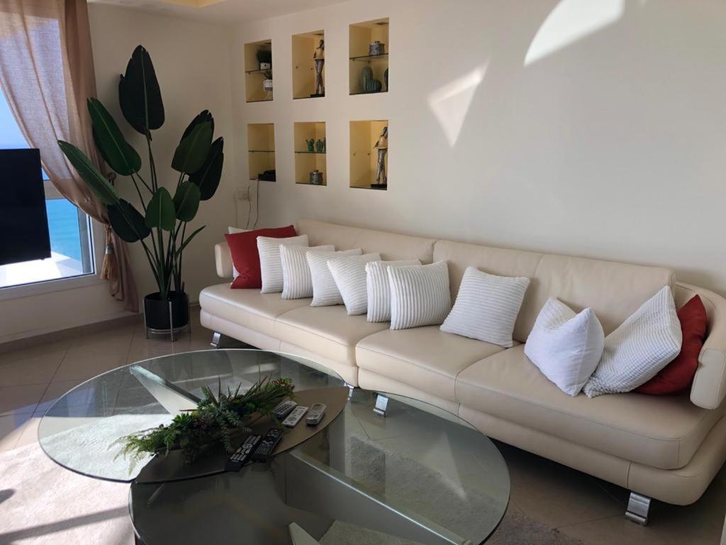 Sky Home Luxury Apartment With Sea View Бат Ям Екстериор снимка