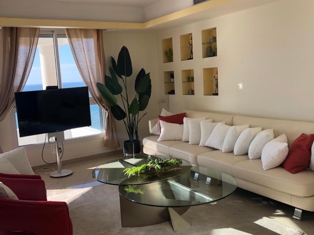 Sky Home Luxury Apartment With Sea View Бат Ям Екстериор снимка