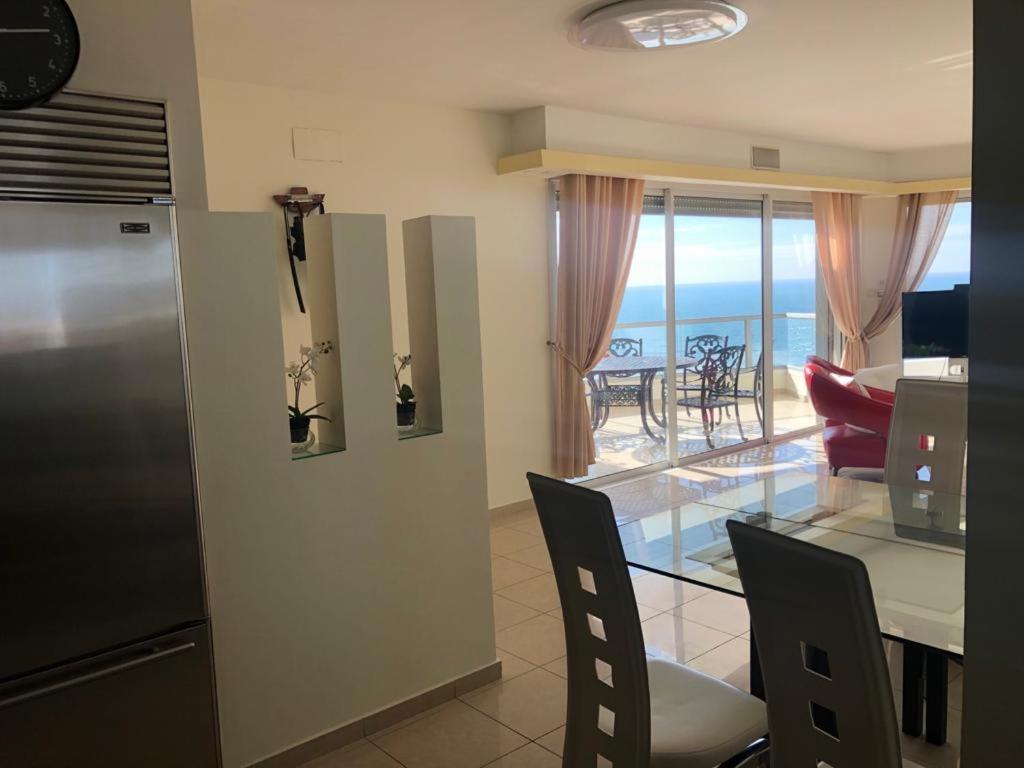 Sky Home Luxury Apartment With Sea View Бат Ям Екстериор снимка