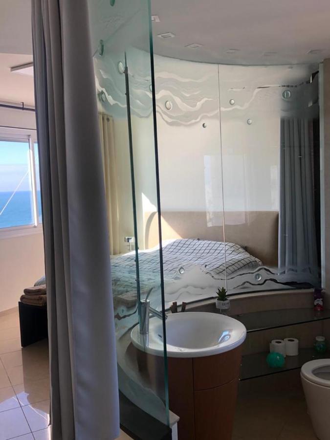 Sky Home Luxury Apartment With Sea View Бат Ям Екстериор снимка