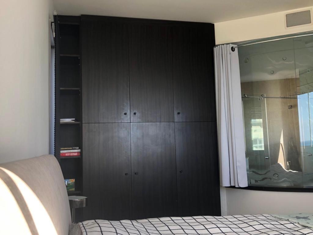 Sky Home Luxury Apartment With Sea View Бат Ям Екстериор снимка