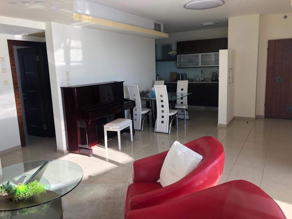 Sky Home Luxury Apartment With Sea View Бат Ям Екстериор снимка