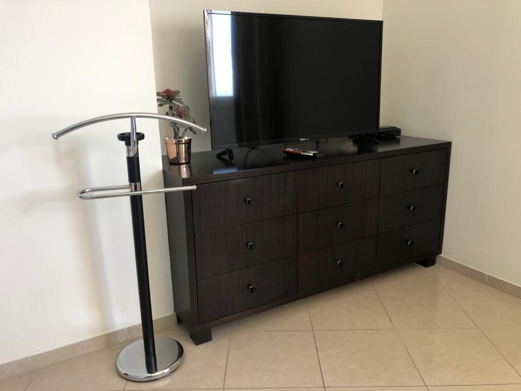 Sky Home Luxury Apartment With Sea View Бат Ям Екстериор снимка
