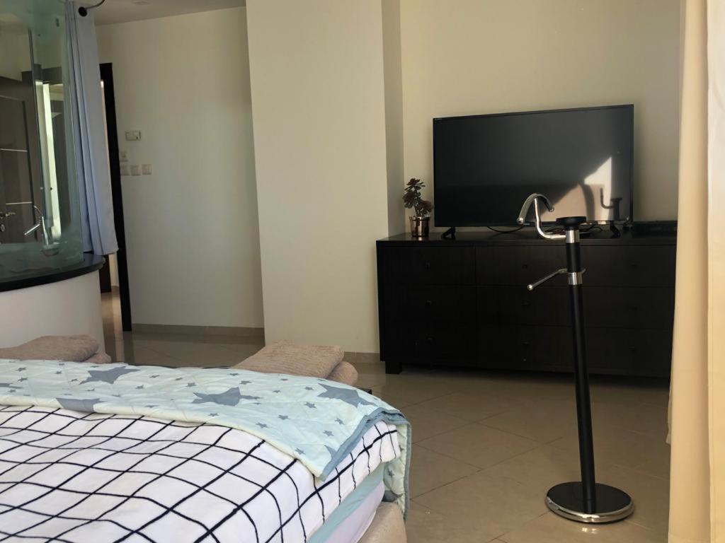 Sky Home Luxury Apartment With Sea View Бат Ям Екстериор снимка