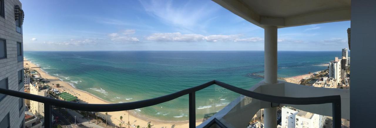Sky Home Luxury Apartment With Sea View Бат Ям Екстериор снимка